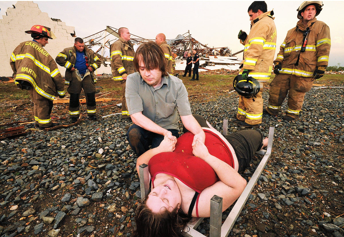 32 Minutes in May: The Joplin Tornado - Additional Book View 2
