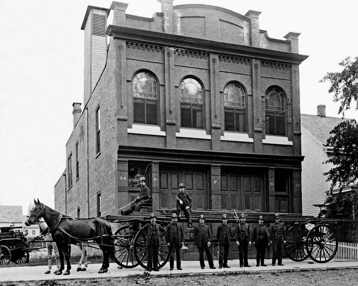 From Horses to Horsepower: A History of Philadelphias Fire Apparatus 1871 to 2017 - Additional Book View 13