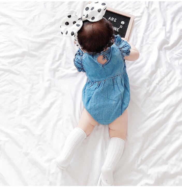Neonatal baby shirts, collars, sleeves, jeans, hats, baby brothers and sisters wearing triangular crawling clothes - Cindi Book