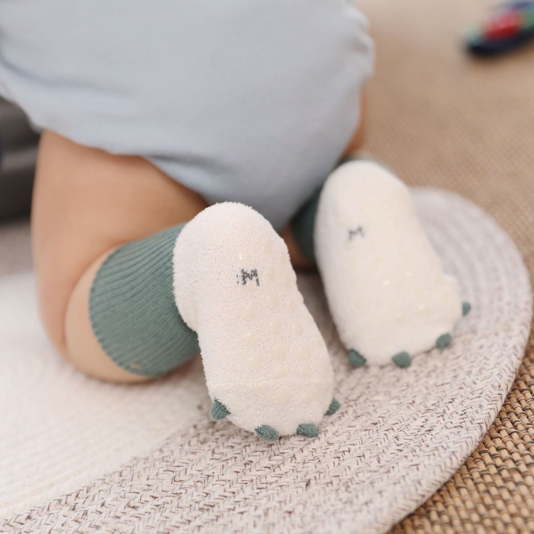 Warm baby socks - Cindi Book