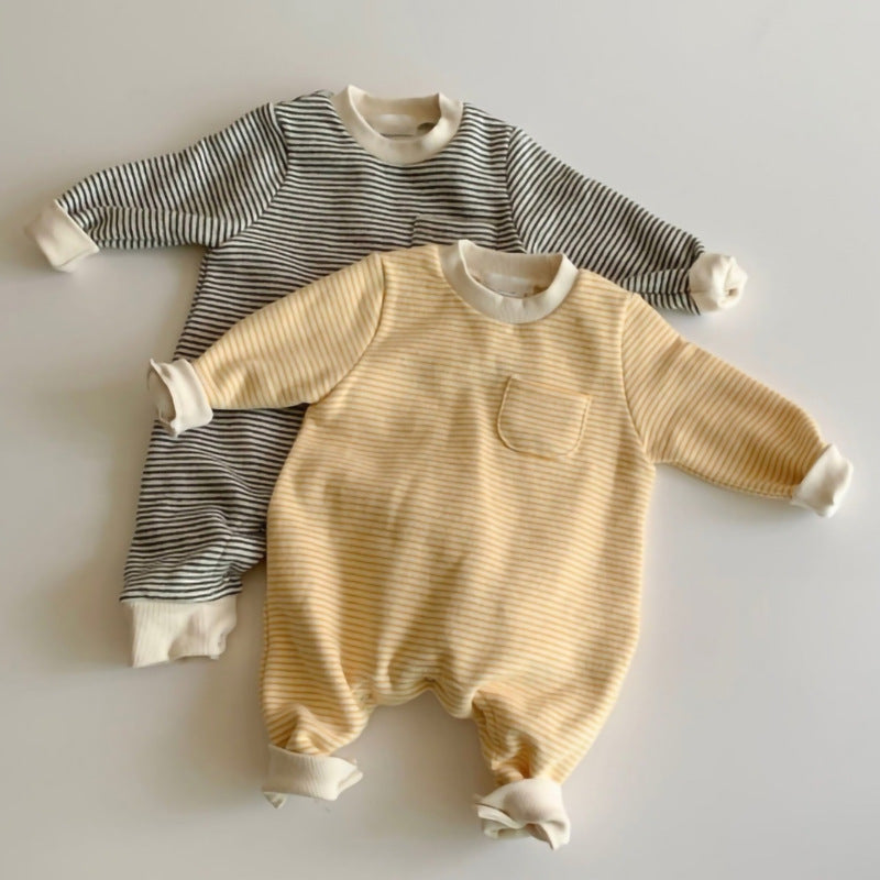 Wear striped baby jumpsuits outside - Cindi Book