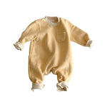 Wear striped baby jumpsuits outside - Cindi Book