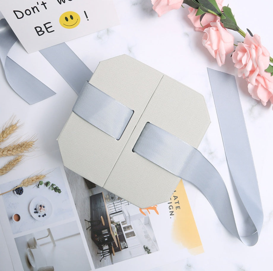 Gift box - Cindi Book