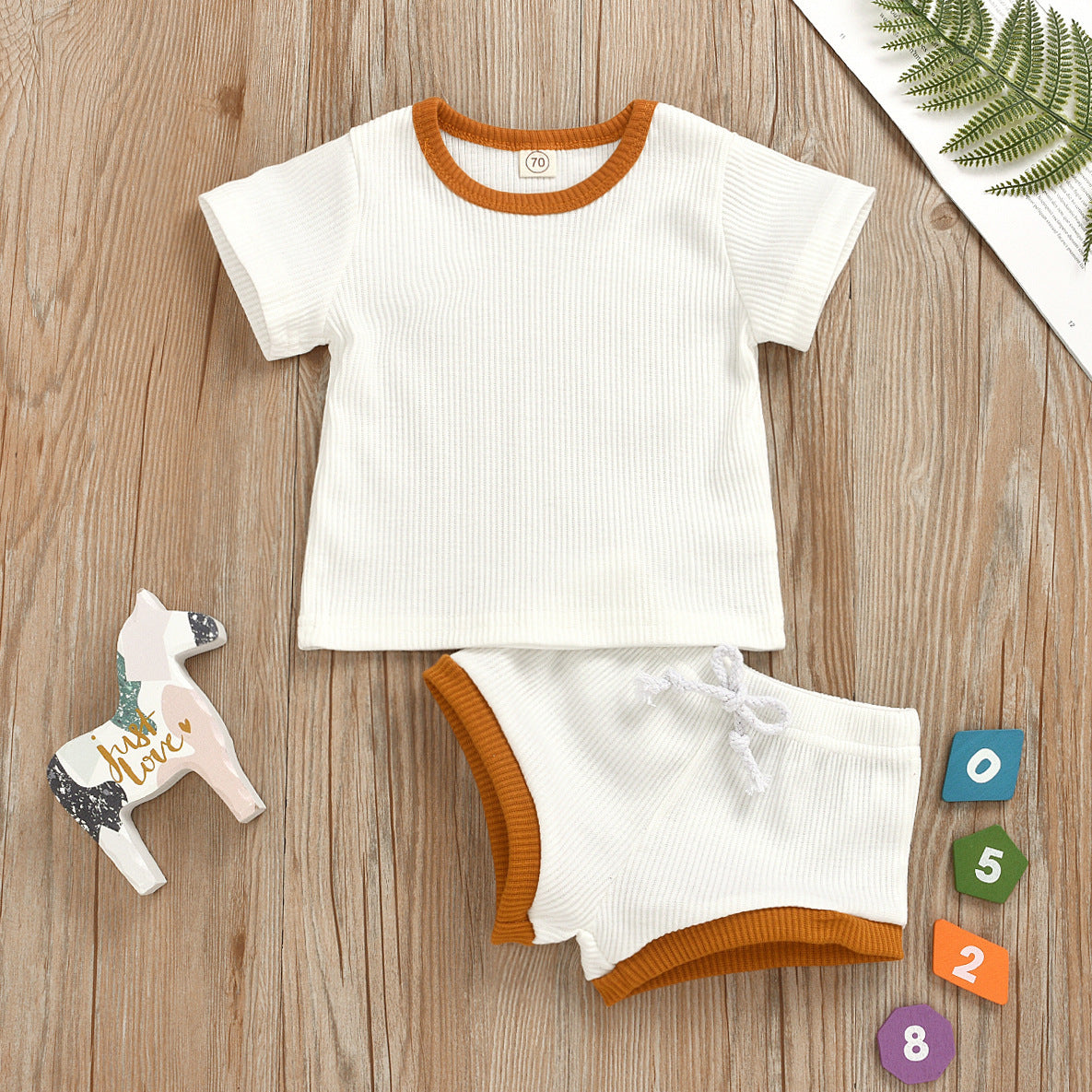 Two-piece set for infants and toddlers - Cindi Book