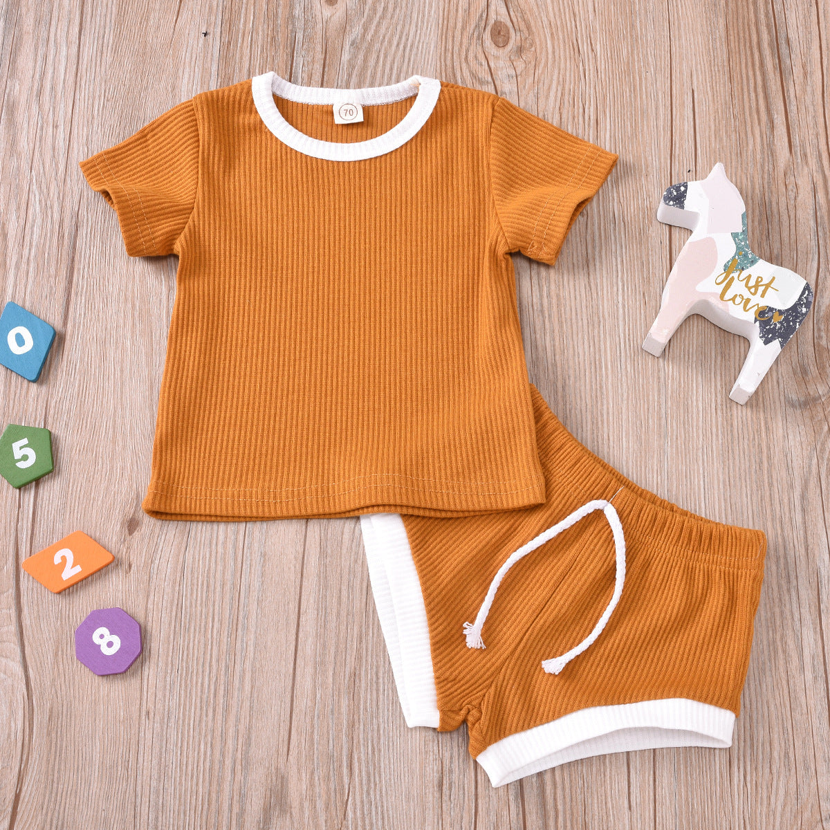Two-piece set for infants and toddlers - Cindi Book