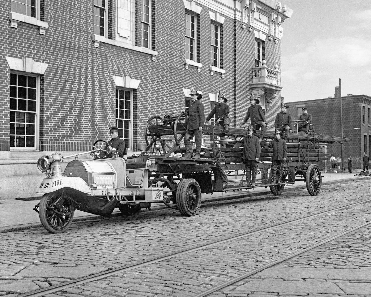 From Horses to Horsepower: A History of Philadelphias Fire Apparatus 1871 to 2017 - Additional Book View 14