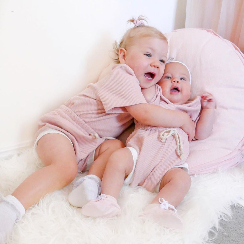 Two-piece set for infants and toddlers - Cindi Book