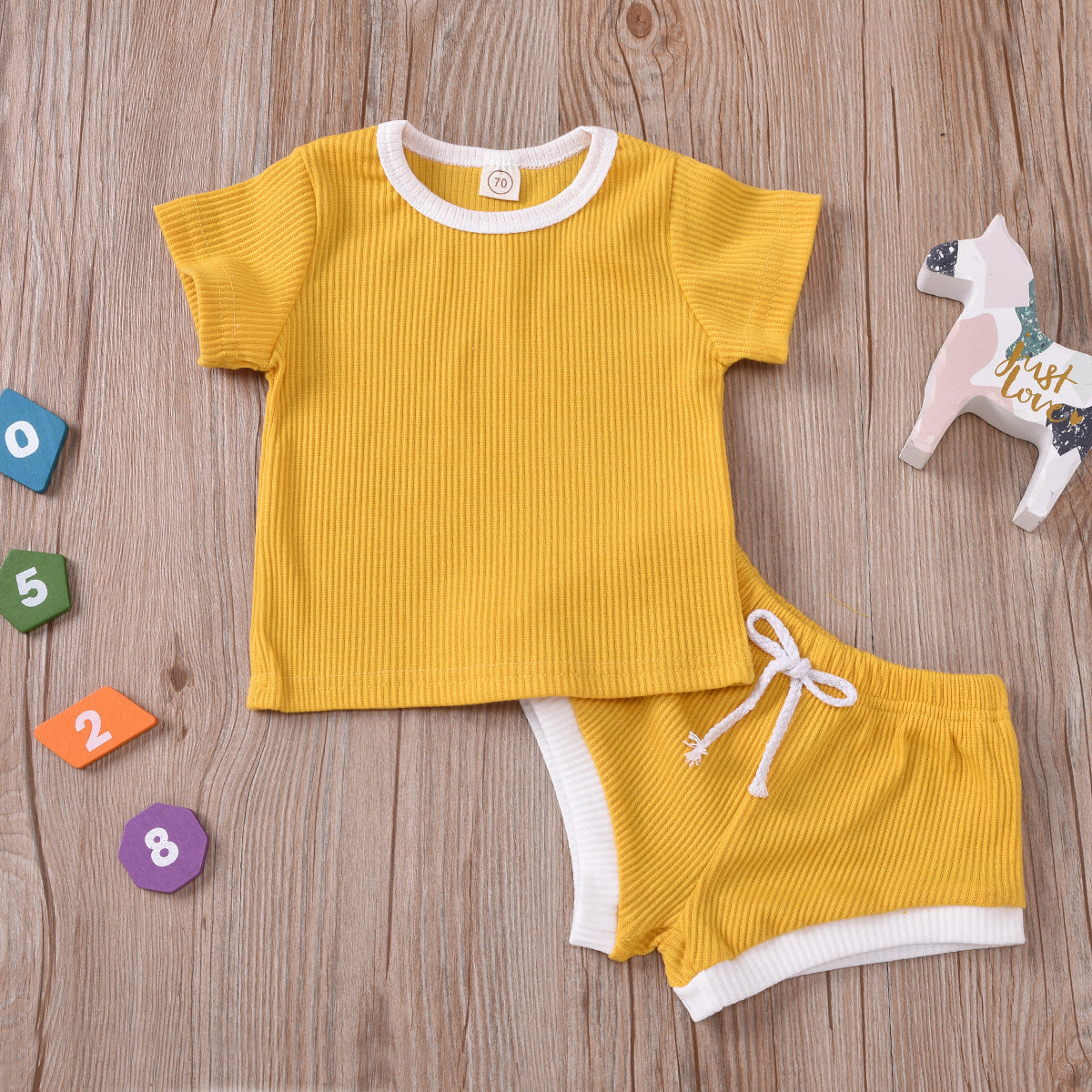 Two-piece set for infants and toddlers - Cindi Book
