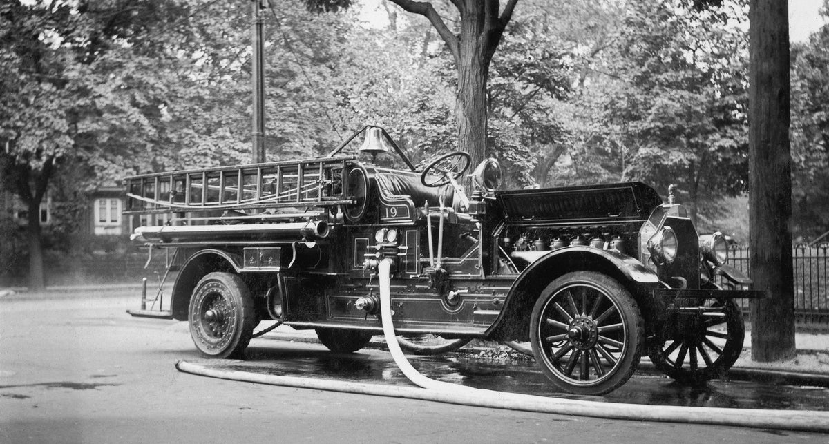From Horses to Horsepower: A History of Philadelphias Fire Apparatus 1871 to 2017 - Additional Book View 6