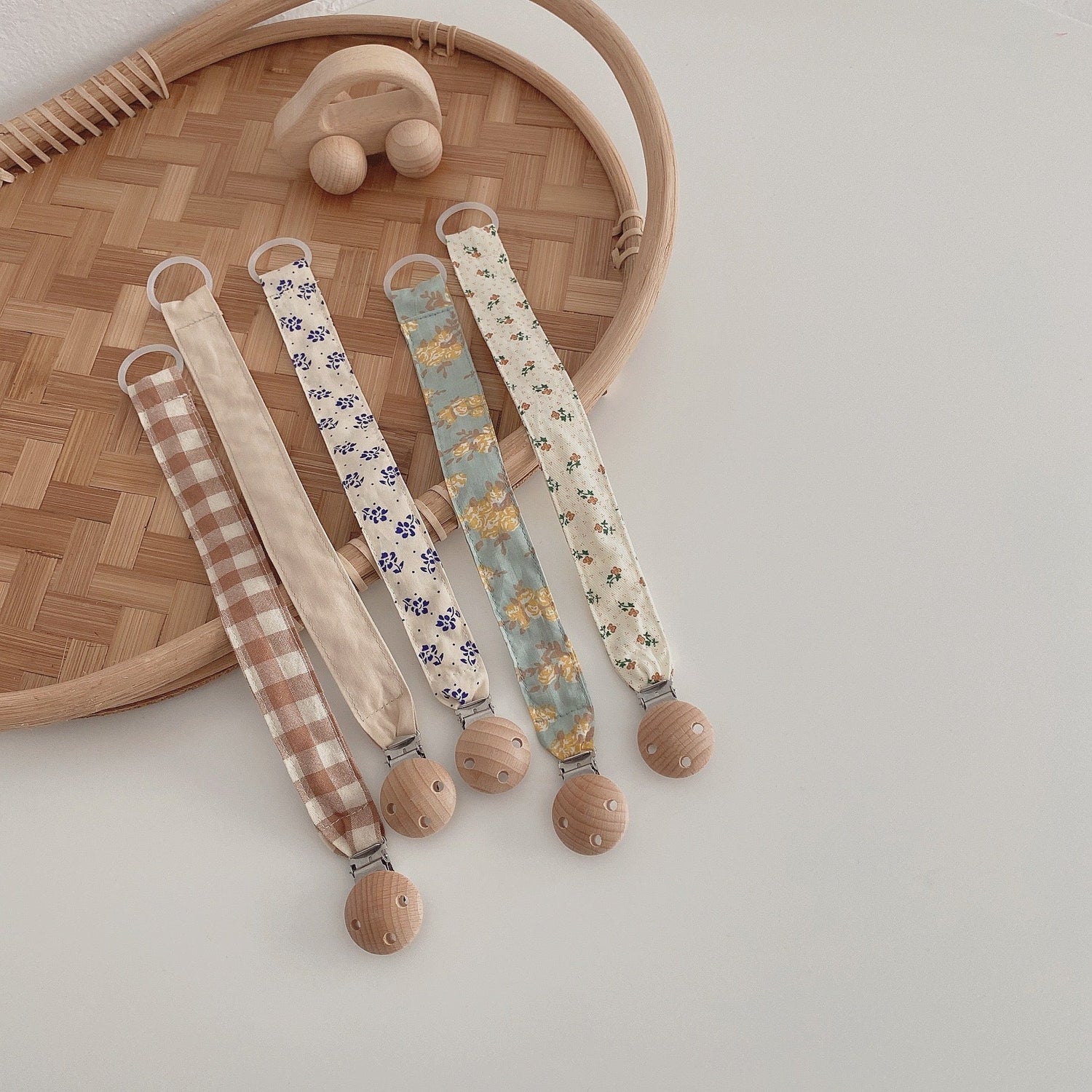 Baby Happy Bite Drop-preventing Chain Pacifier Clip - Cindi Book