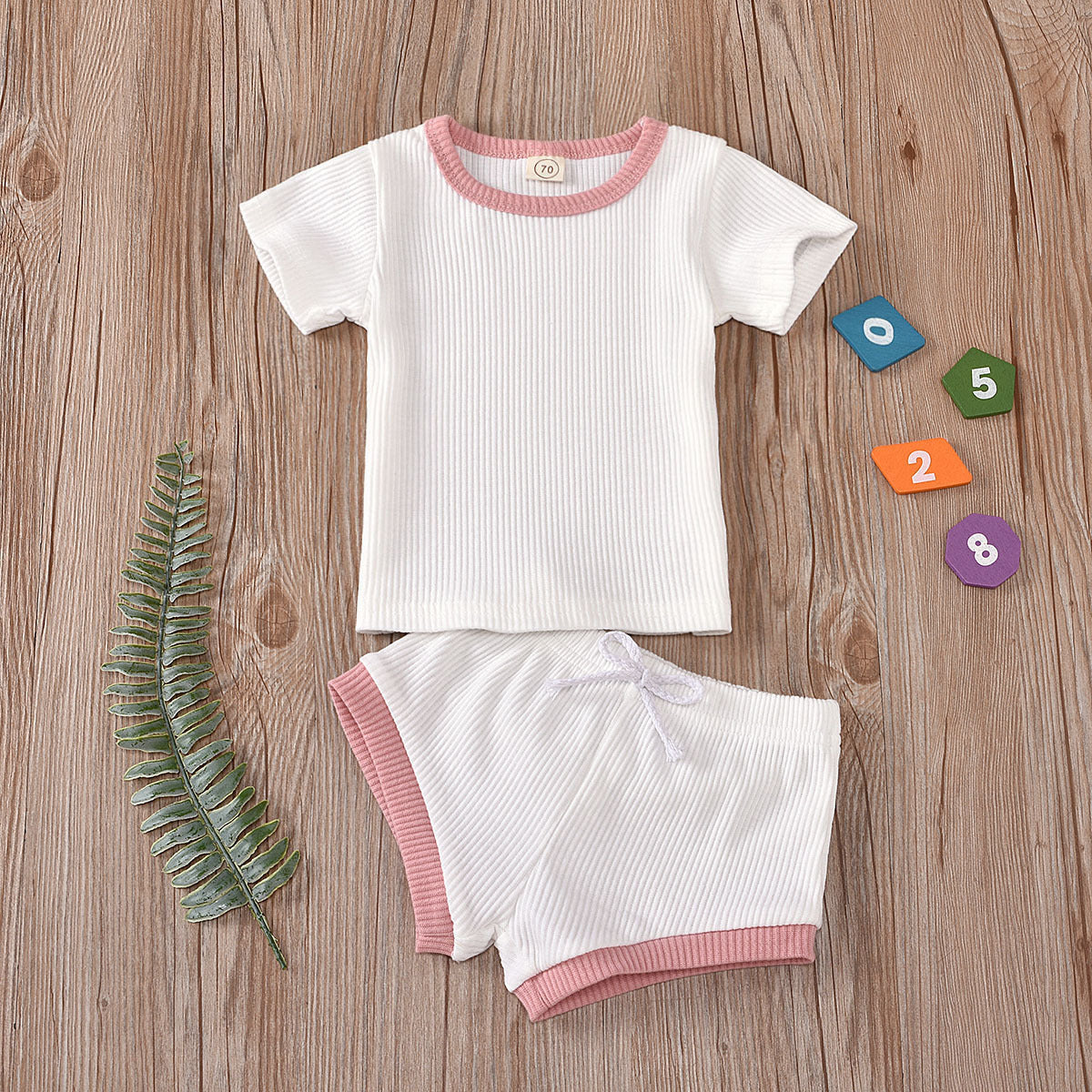 Two-piece set for infants and toddlers - Cindi Book