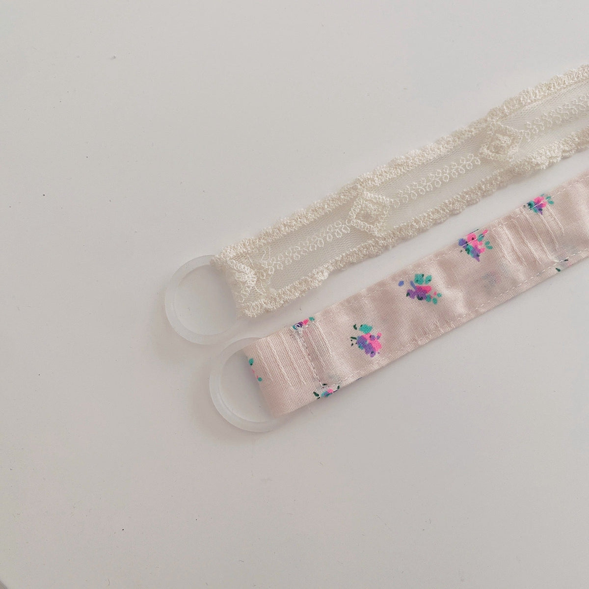 Baby Happy Bite Drop-preventing Chain Pacifier Clip - Cindi Book