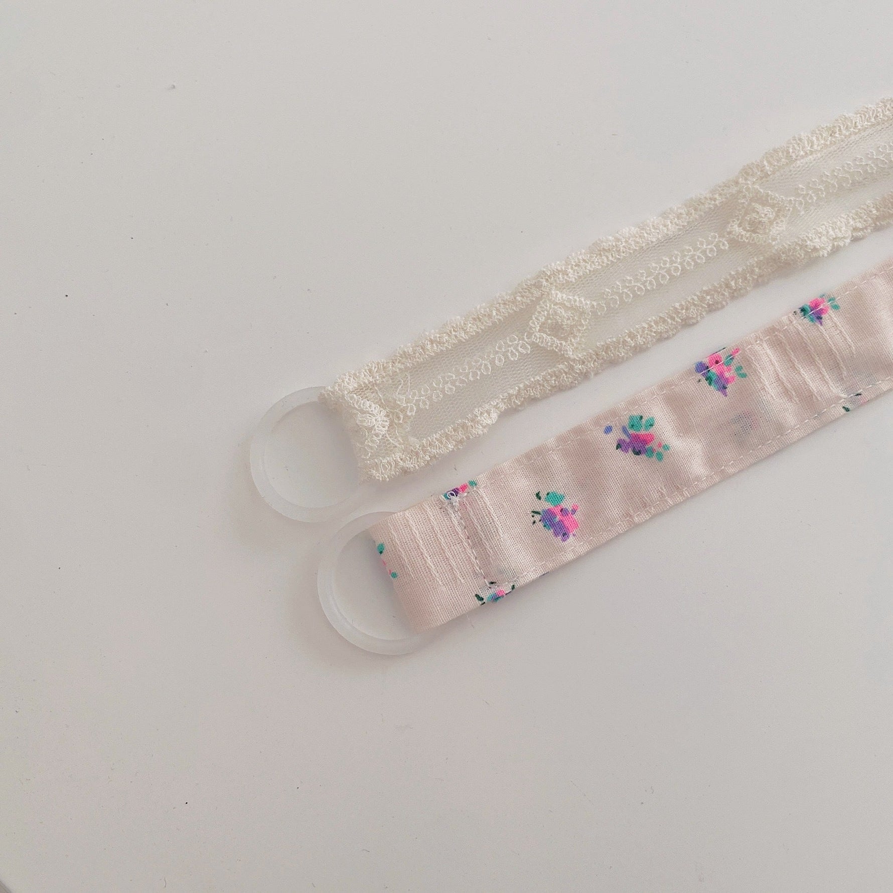 Baby Happy Bite Drop-preventing Chain Pacifier Clip - Cindi Book