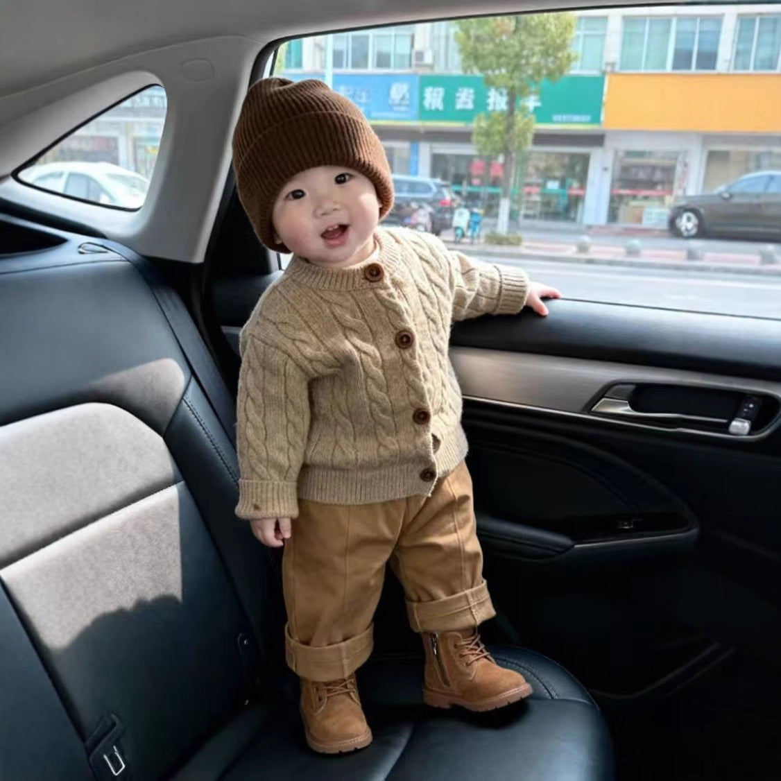 Korean-style Boys Autumnwinter Khaki Embroidered Cable-knit Thickened Sweater - Cindi Book