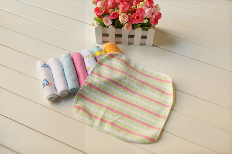 Baby feeding towel - Cindi Book