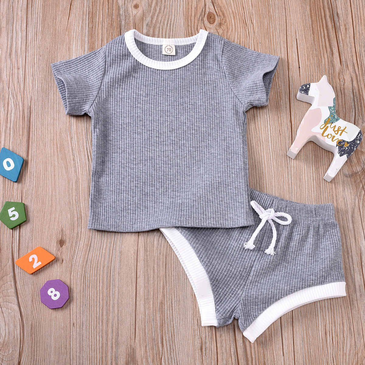 Two-piece set for infants and toddlers - Cindi Book