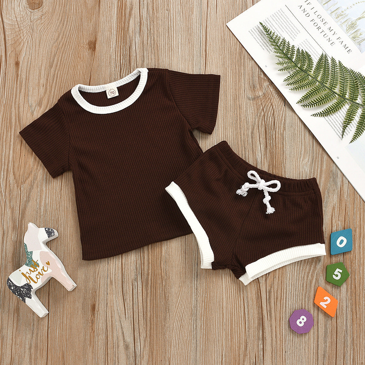 Two-piece set for infants and toddlers - Cindi Book