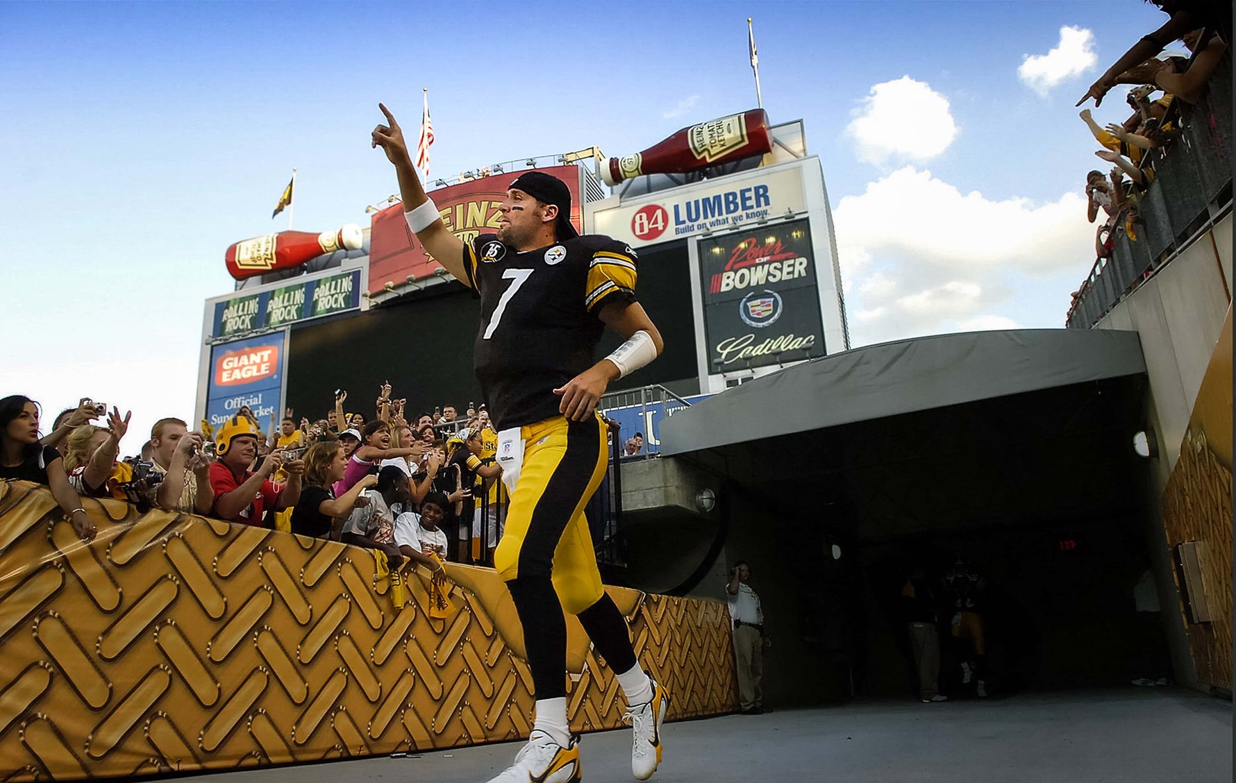 Quarterback of Steel: Ben Roethlisberger’s Remarkable 18-Year Career in Pittsburgh
