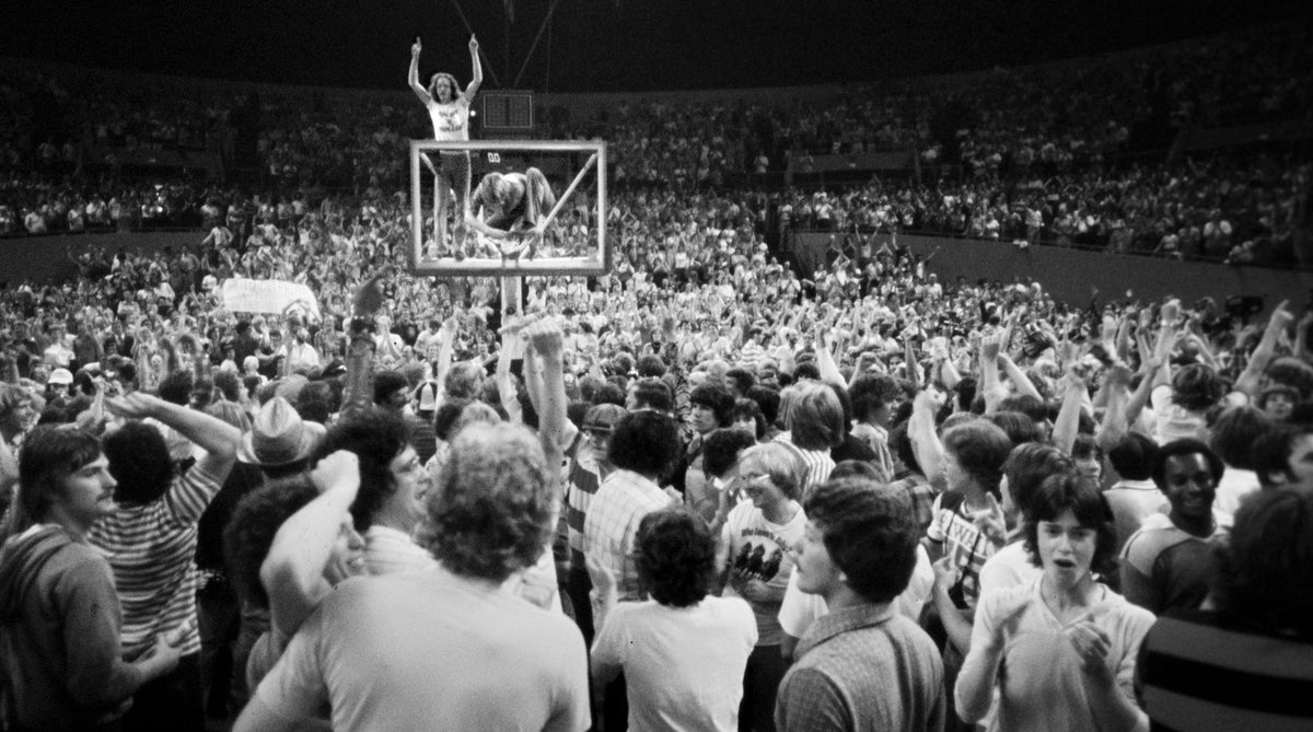 Blazers of Glory: Celebrating the 40th Anniversary of Portland’s Championship Season - Additional Book View 7