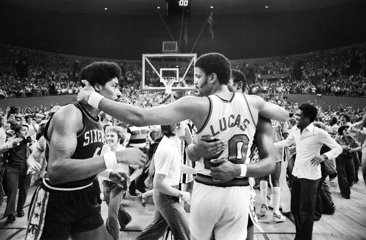 Blazers of Glory: Celebrating the 40th Anniversary of Portland’s Championship Season - Additional Book View 5