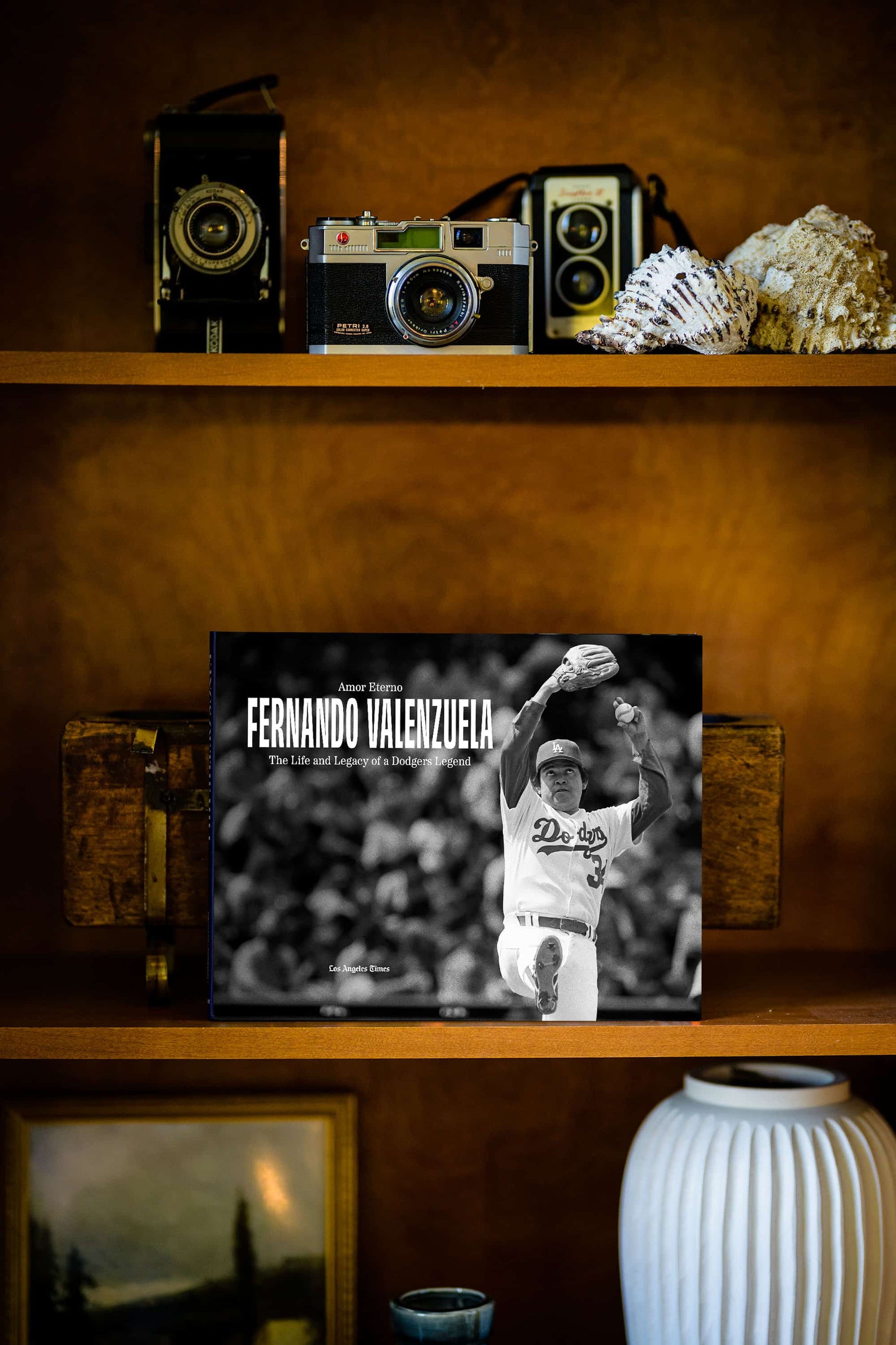 Amor Eterno: Fernando Valenzuela: The Life and Legacy of a Dodgers Legend - Cindi Book