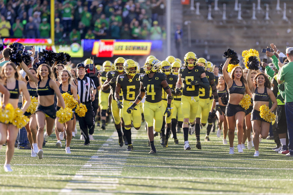 Flying High: The University of Oregons Remarkable 2019 Football Season