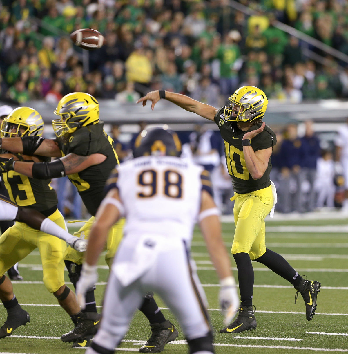 Flying High: The University of Oregons Remarkable 2019 Football Season
