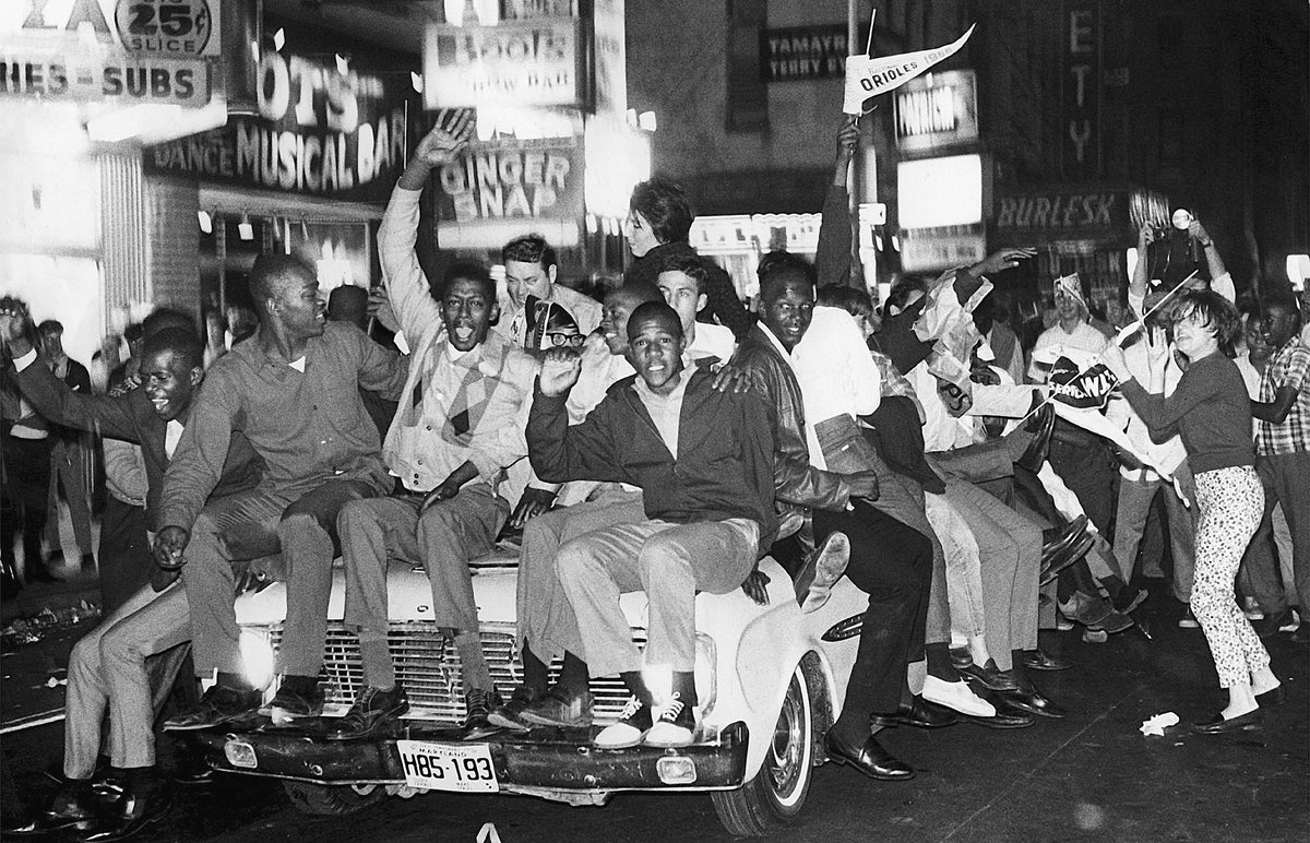 50 Maryland Moments: The Events That Shaped the Free State Through Photos and Stories from The Baltimore Sun - Additional Book View 12