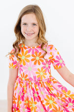 Retro Daisies S/S Pocket Twirl Dress - Image 2