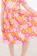 Retro Daisies S/S Pocket Twirl Dress - Image 3
