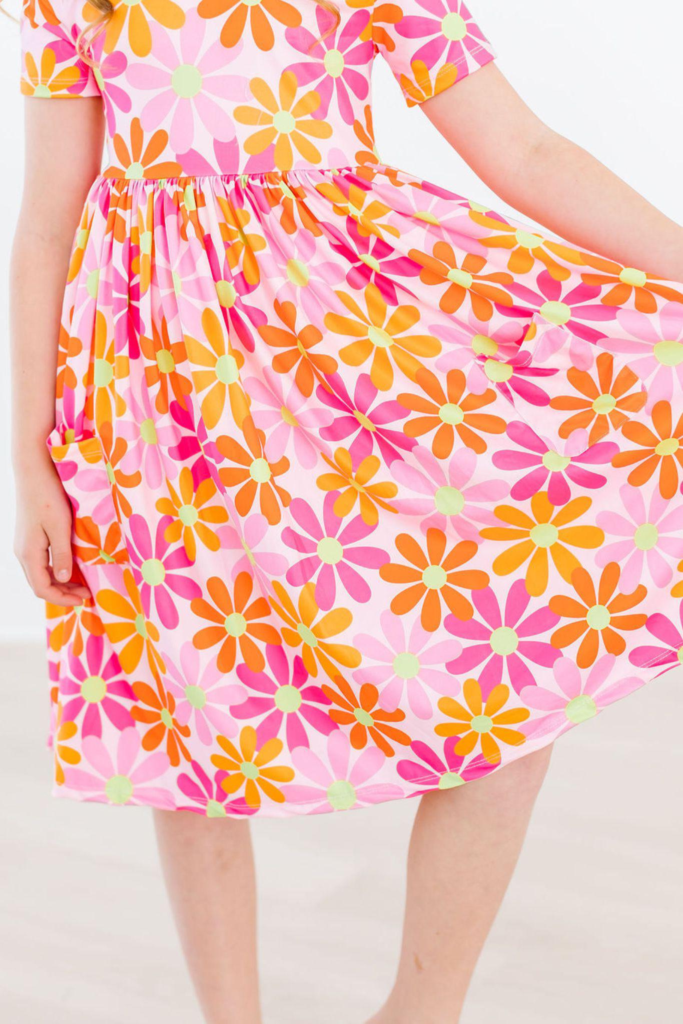 Retro Daisies S/S Pocket Twirl Dress - Image 3