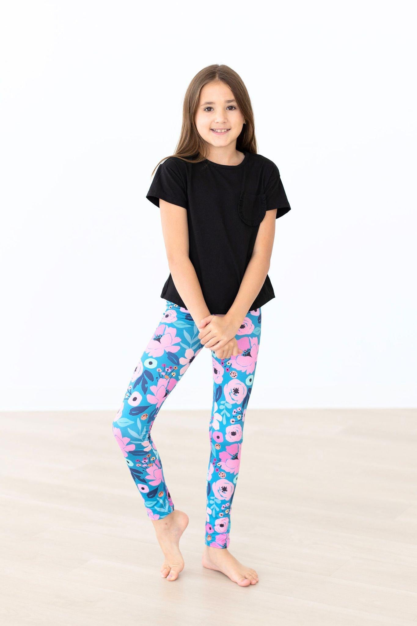Twirling in Teal Leggings - Image 4